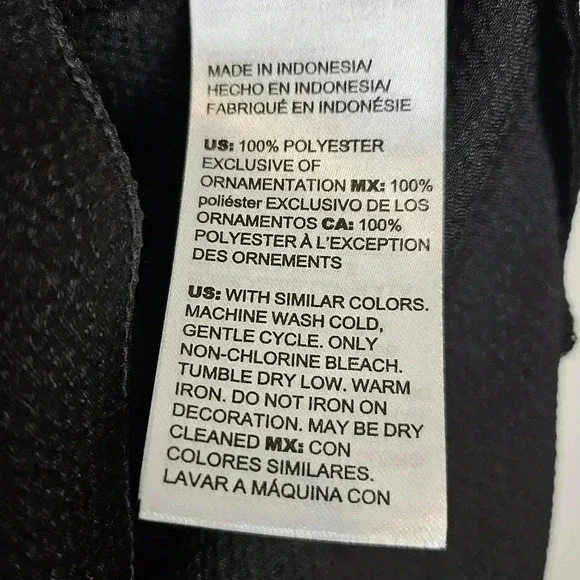 Chico's Damen Black Satin Metallic Bead Tie Front Neck Crinkle Tunic Size 1 (S) - Picture 13 of 14